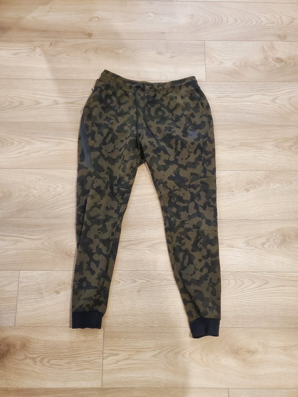Nike Men's Olive Camo Jogger Pants - Casual Athletic Fit